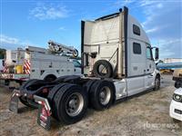 2022 Volvo VNL64T860