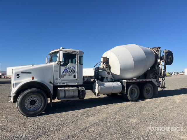 2018 Kenworth W900 w/Con-tech Bridgeking Mix