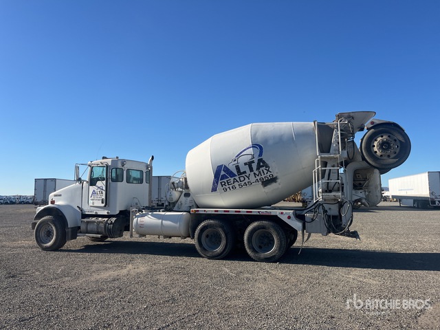 2018 Kenworth W900 w/Con-tech Bridgeking Mix