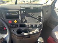 2016 Freightliner Cascadia 125