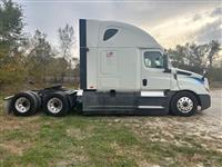 2020 Freightliner Cascadia 126