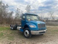 2013 Freightliner M2 106