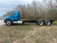 2013 Freightliner M2 106