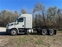 2016 Freightliner CA113