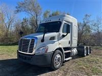 2016 Freightliner CA113