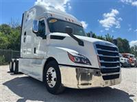 2020 Freightliner Cascadia 126