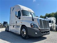 2017 Freightliner CA12564SLP - CA