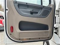 2017 Freightliner Cascadia 125