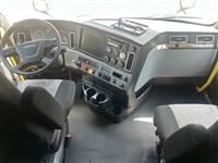 2021 Freightliner Cascadia 126