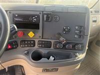 2018 Freightliner CA125-DC