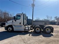 2018 Freightliner CA125-DC
