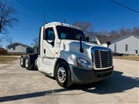 2018 Freightliner CA125-DC
