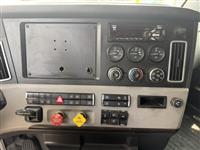 2021 Freightliner Cascadia 126