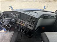 2021 Freightliner Cascadia 126