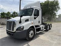 2018 Freightliner CA113DC