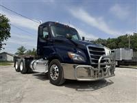 2020 Freightliner Cascadia 126