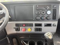 2020 Freightliner Cascadia 126