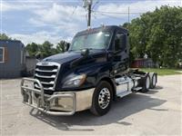 2020 Freightliner Cascadia 126