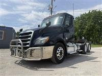 2020 Freightliner Cascadia 126