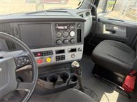 2021 Freightliner Cascadia 126