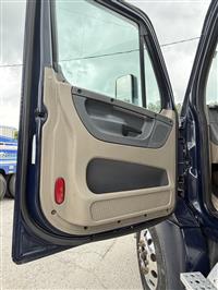 2018 Freightliner Cascadia 125