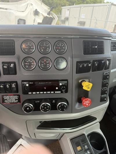 2016 Peterbilt 567