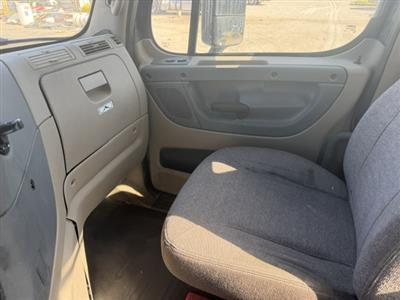 2018 Freightliner CA125-DC