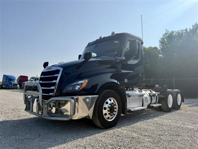 2020 Freightliner Cascadia 126