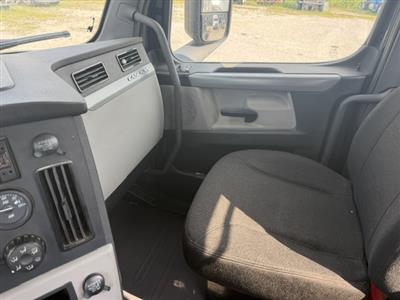 2020 Freightliner Cascadia 126