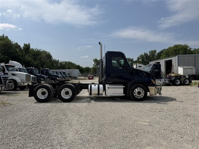 2020 Freightliner Cascadia 126