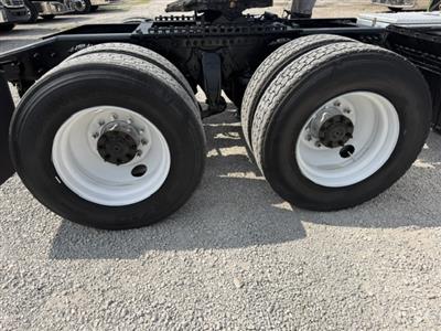 2020 Freightliner Cascadia 126