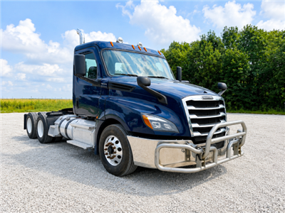 2020 Freightliner Cascadia 126