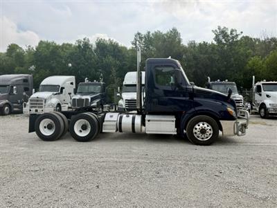 2020 Freightliner Cascadia 126