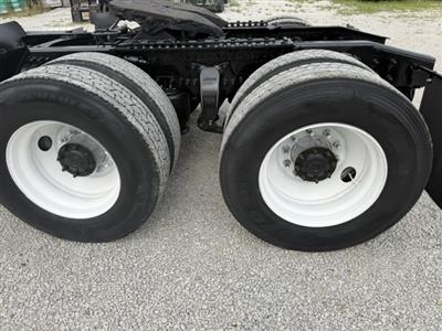 2020 Freightliner Cascadia 126