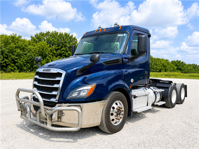 2020 Freightliner Cascadia 126