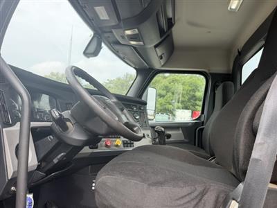2020 Freightliner Cascadia 126