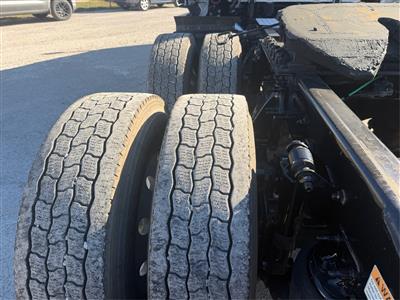 2017 Freightliner CA12564SLP - CA