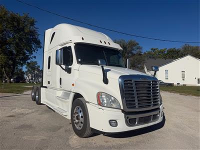2017 Freightliner CA12564SLP - CA