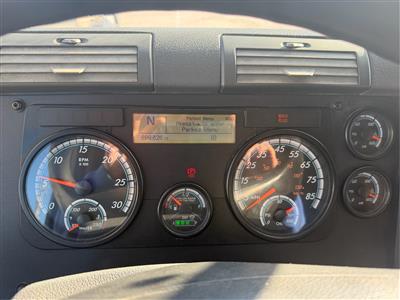 2017 Freightliner CA12564SLP - CA