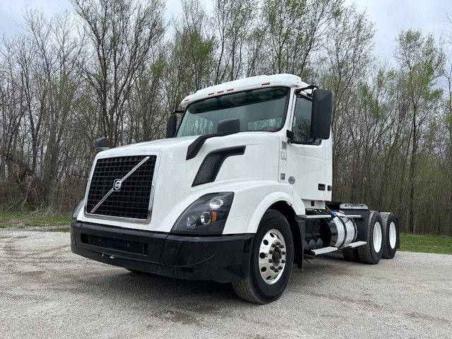 2016 Volvo VNL300