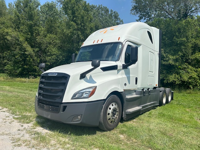 2020 Freightliner PT126SLP