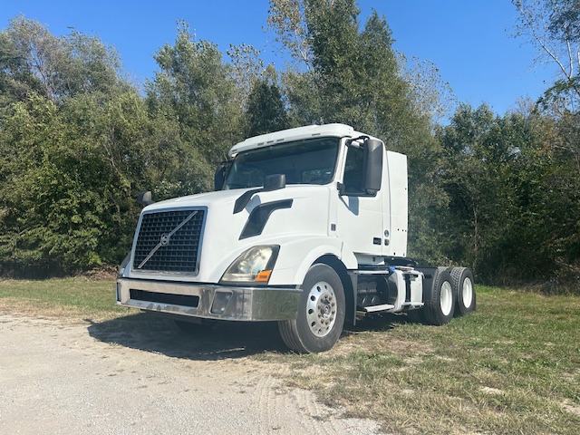 2016 Volvo VNL300