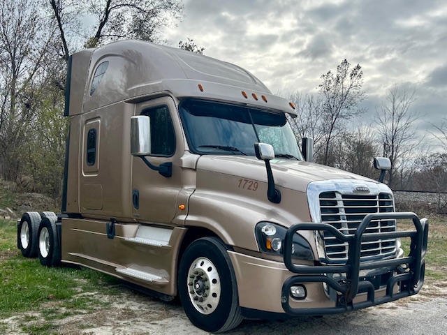 2016 Freightliner Cascadia 125