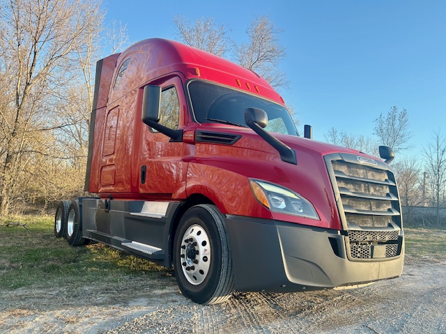 2020 Freightliner PT126SLP