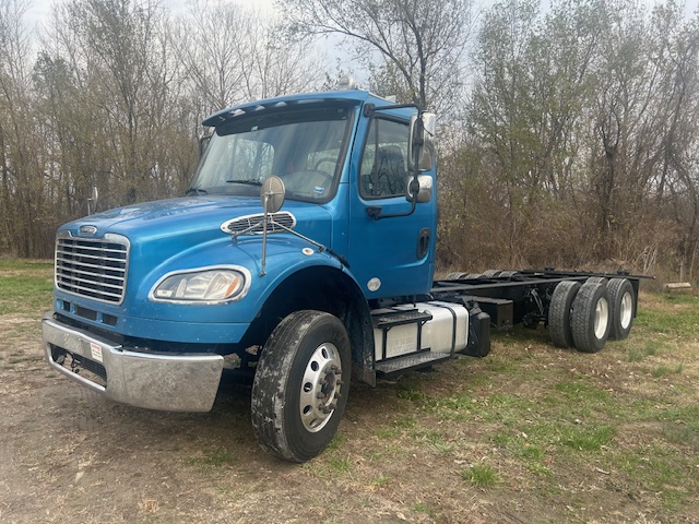 2013 Freightliner M2 106