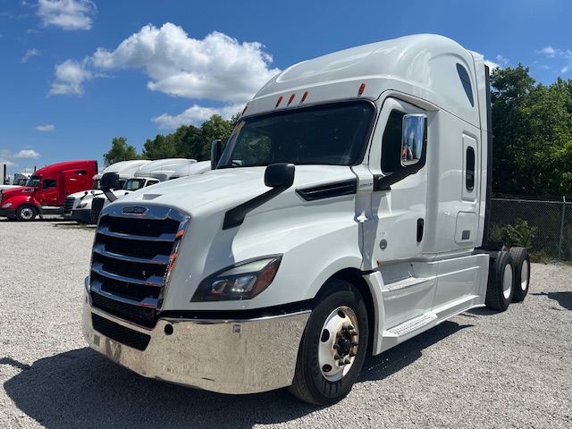 2020 Freightliner Cascadia 126
