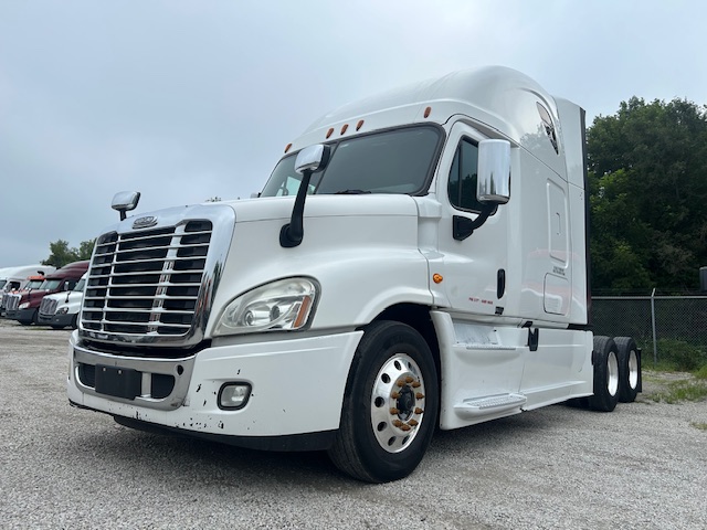 2017 Freightliner CA12564SLP - CA
