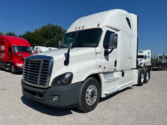 2017 Freightliner CA12564SLP - CA