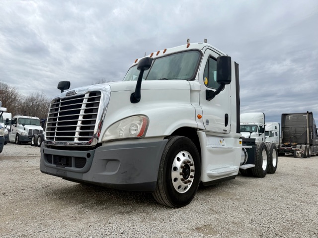 2017 Freightliner CA125-DC