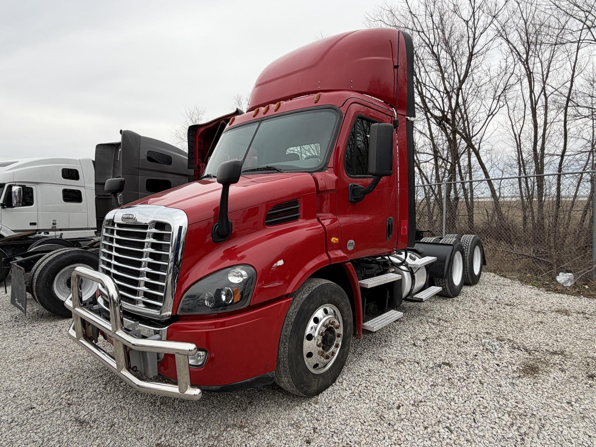 2016 Freightliner CA113DC